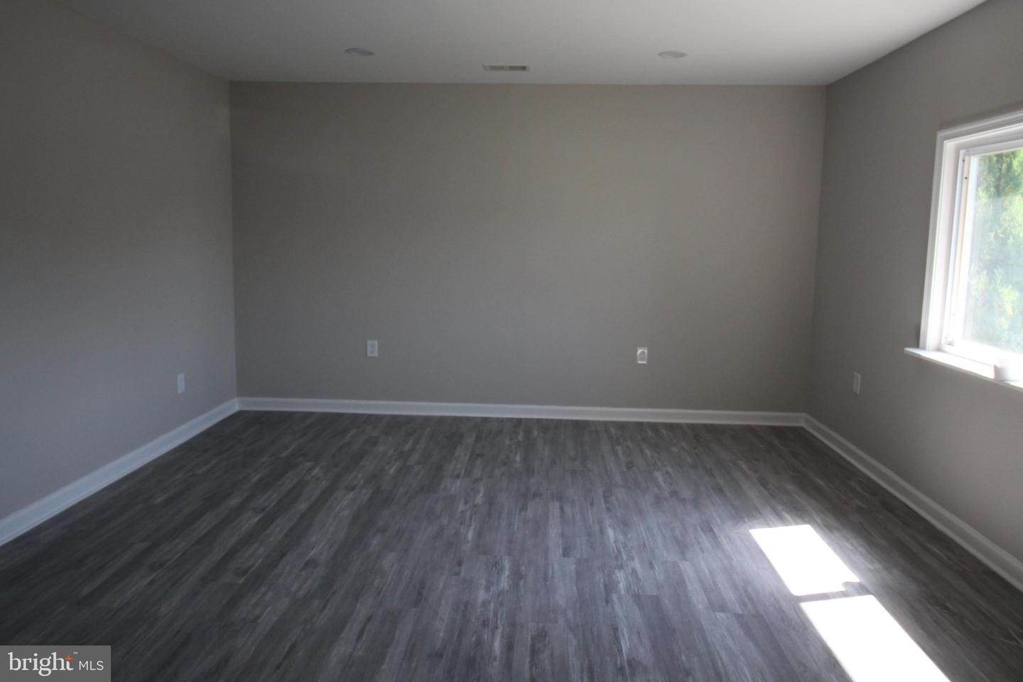 18 Compression Property Photo 44