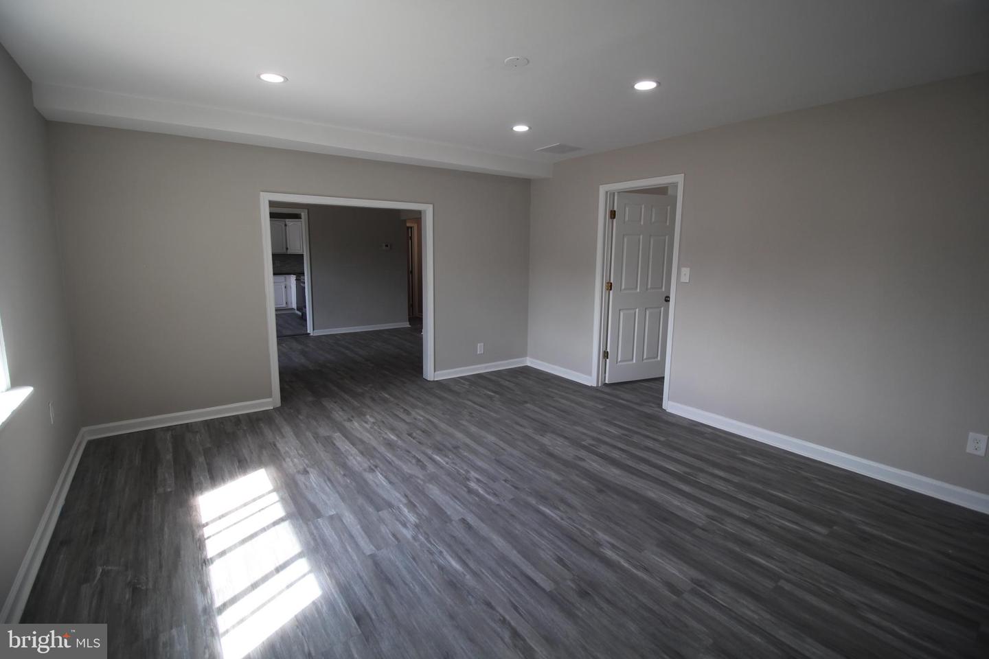 18 Compression Property Photo 48
