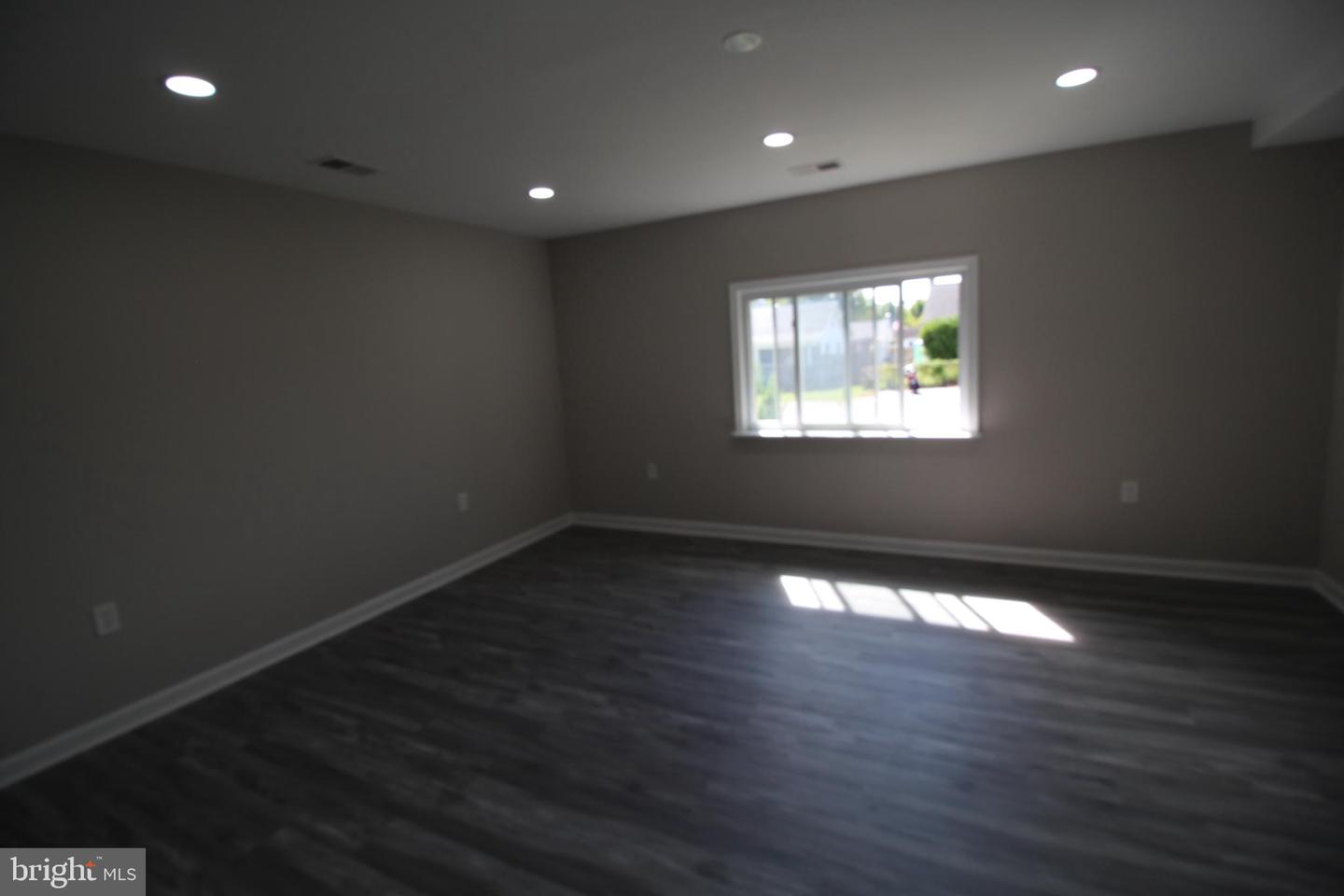 18 Compression Property Photo 49