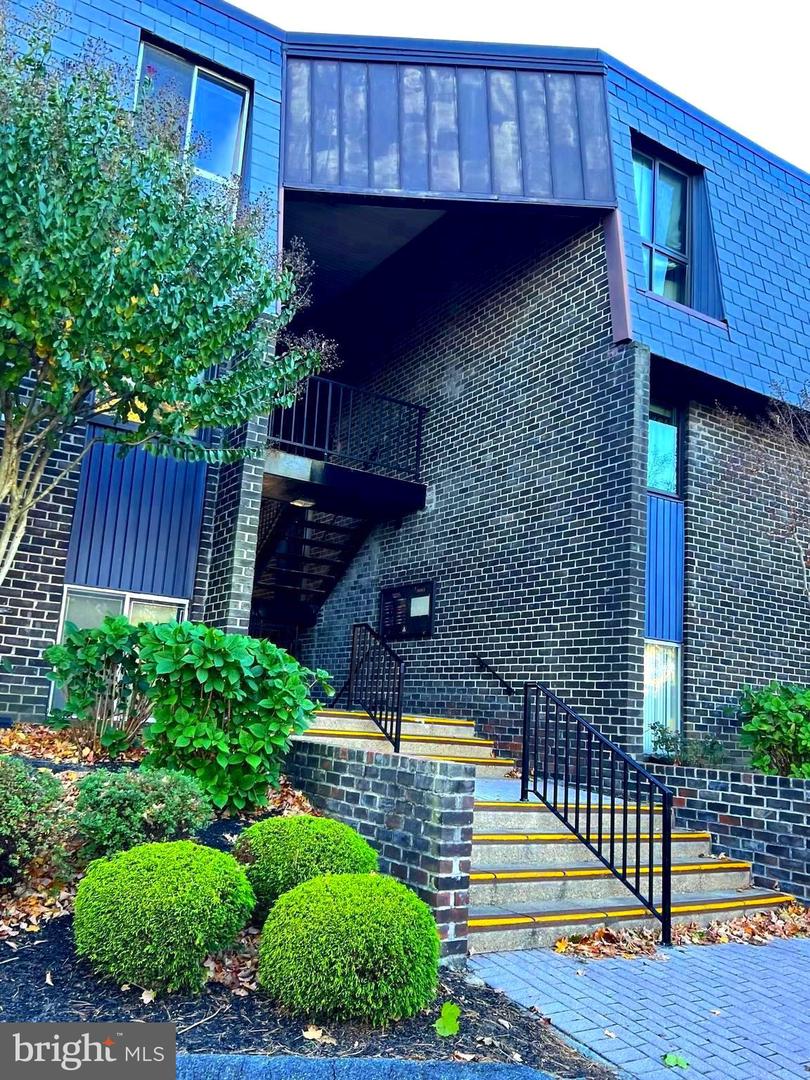 16 Stonehenge Cir #16-5 Property Photo 1