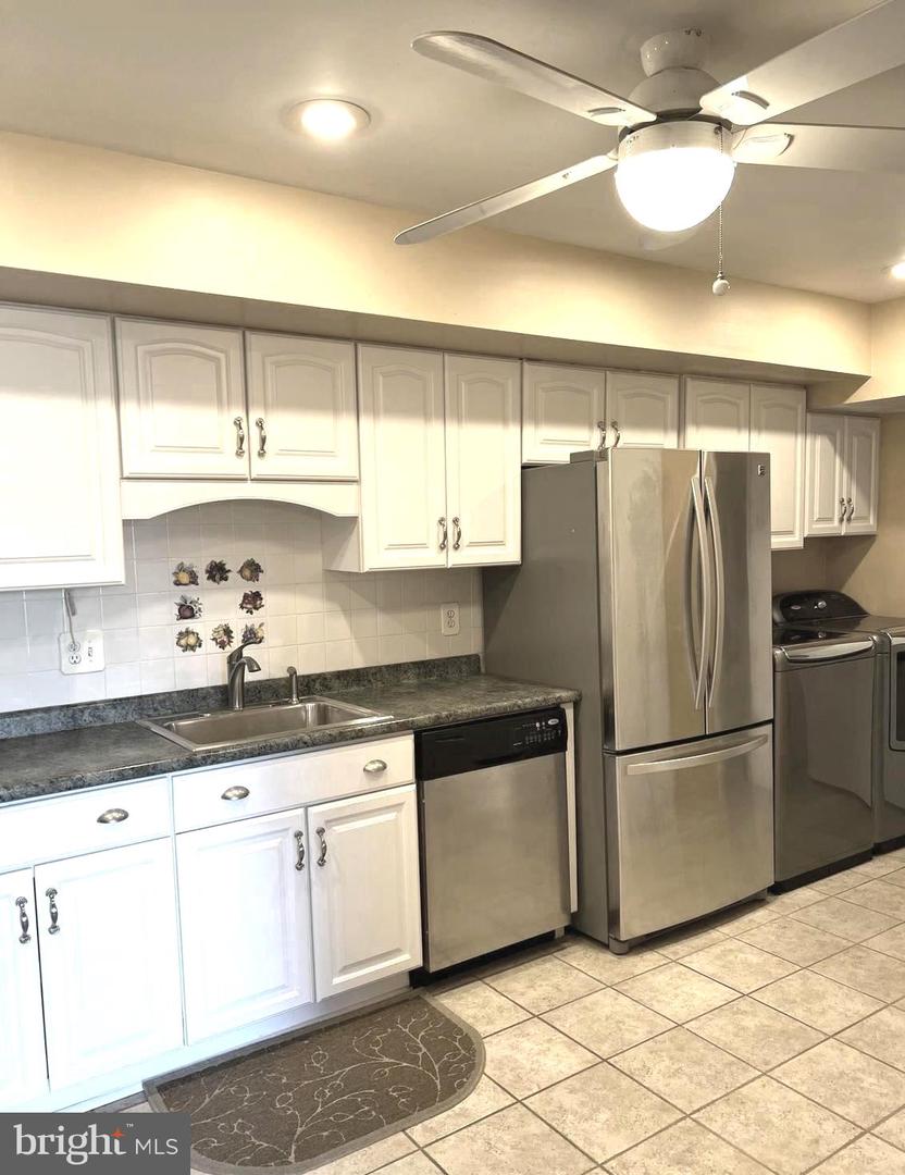 16 Stonehenge Cir #16-5 Property Photo 4