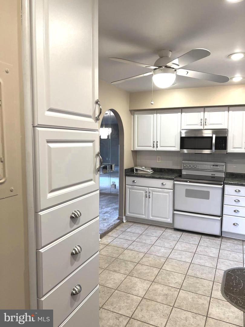 16 Stonehenge Cir #16-5 Property Photo 6