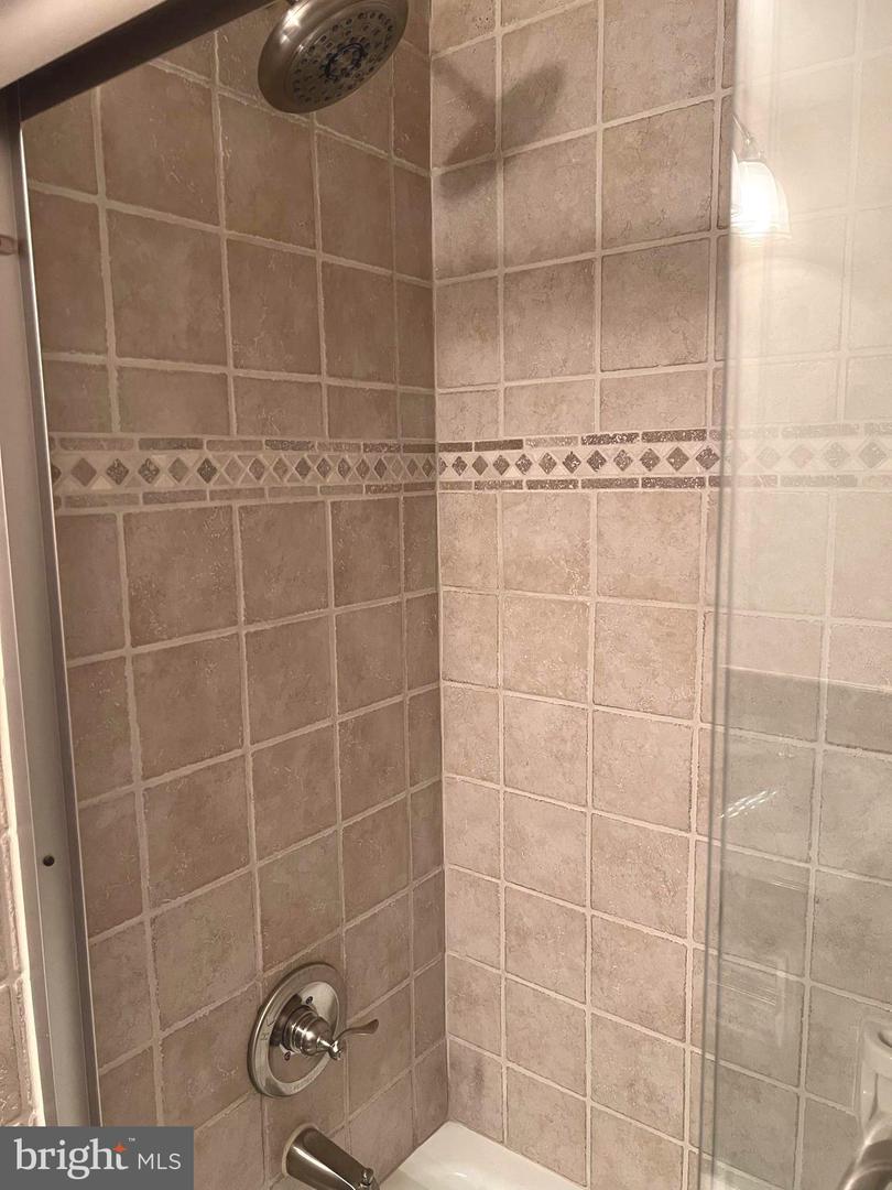 16 Stonehenge Cir #16-5 Property Photo 22