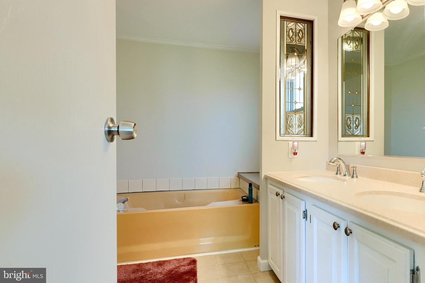 127 Cowhide Cir Property Photo 23