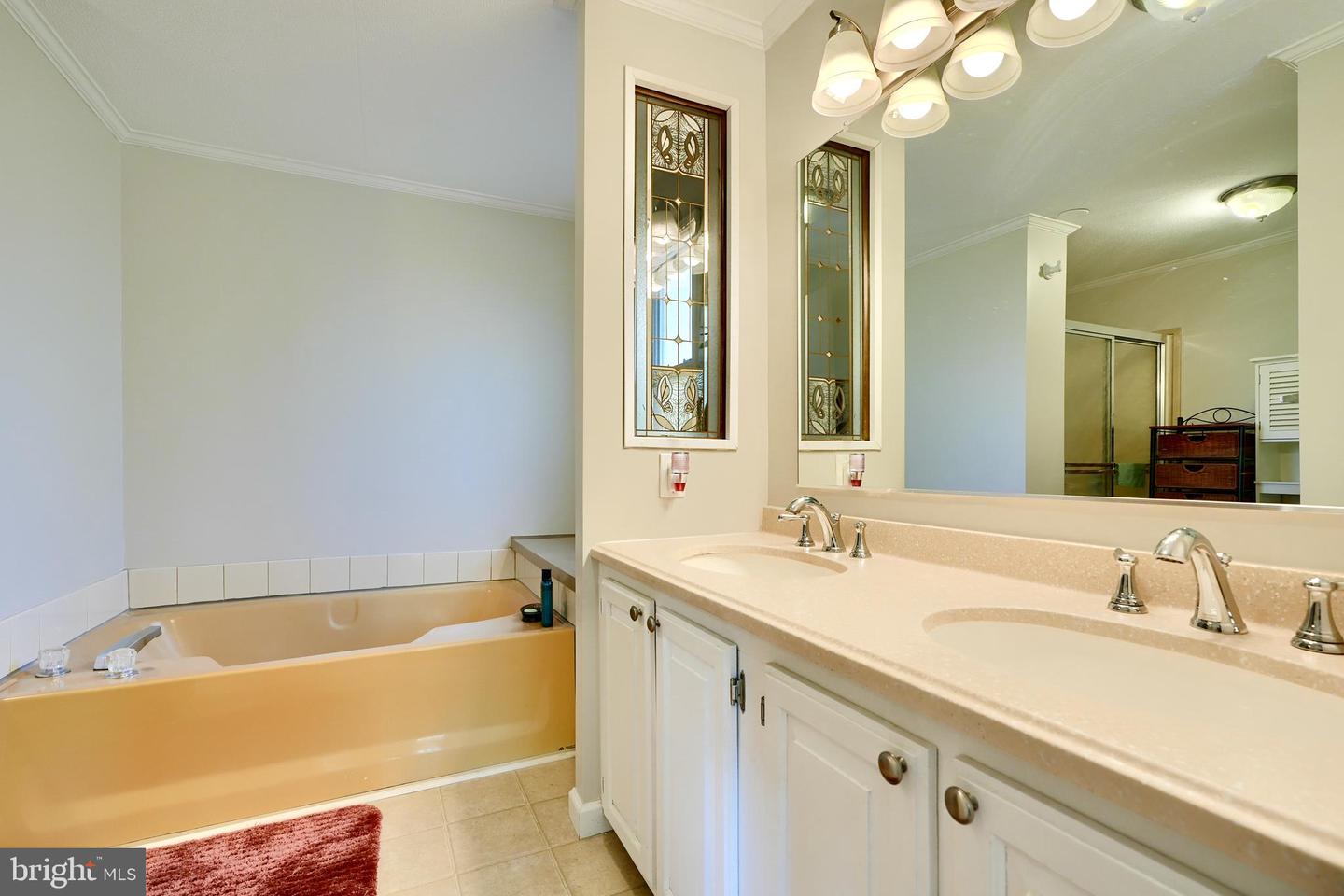 127 Cowhide Cir Property Photo 24