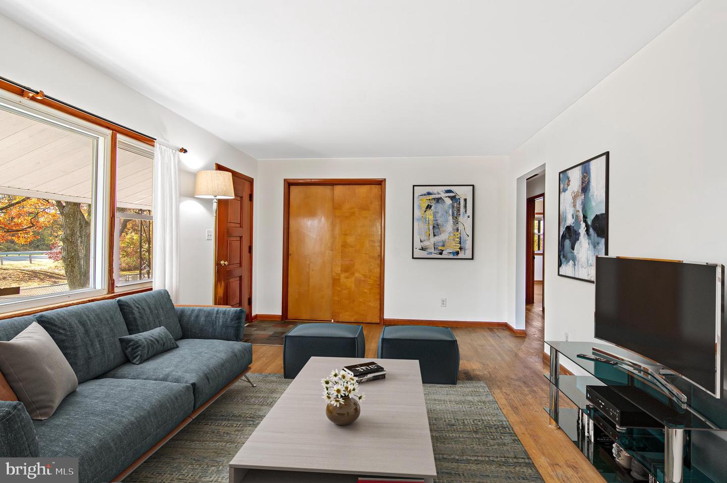 2 Runway Ct Property Photo 2
