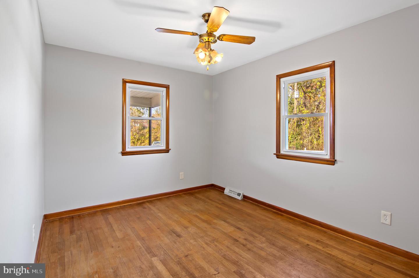 2 Runway Ct Property Photo 11