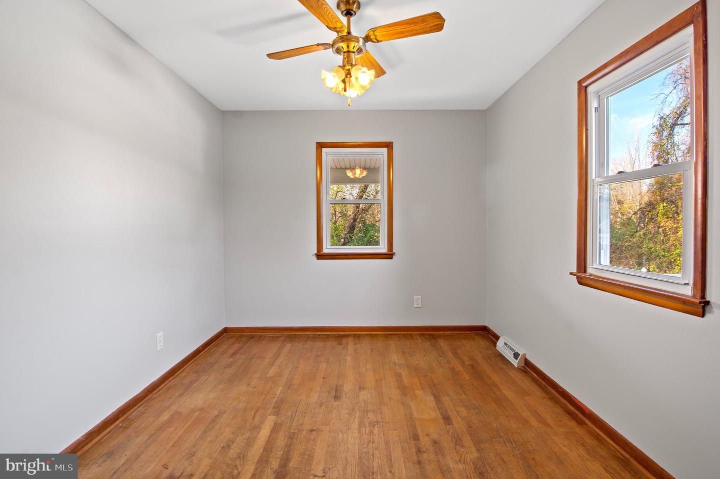 2 Runway Ct Property Photo 13