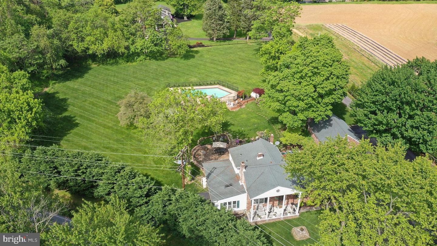 12301 Manor Rd Property Photo 46
