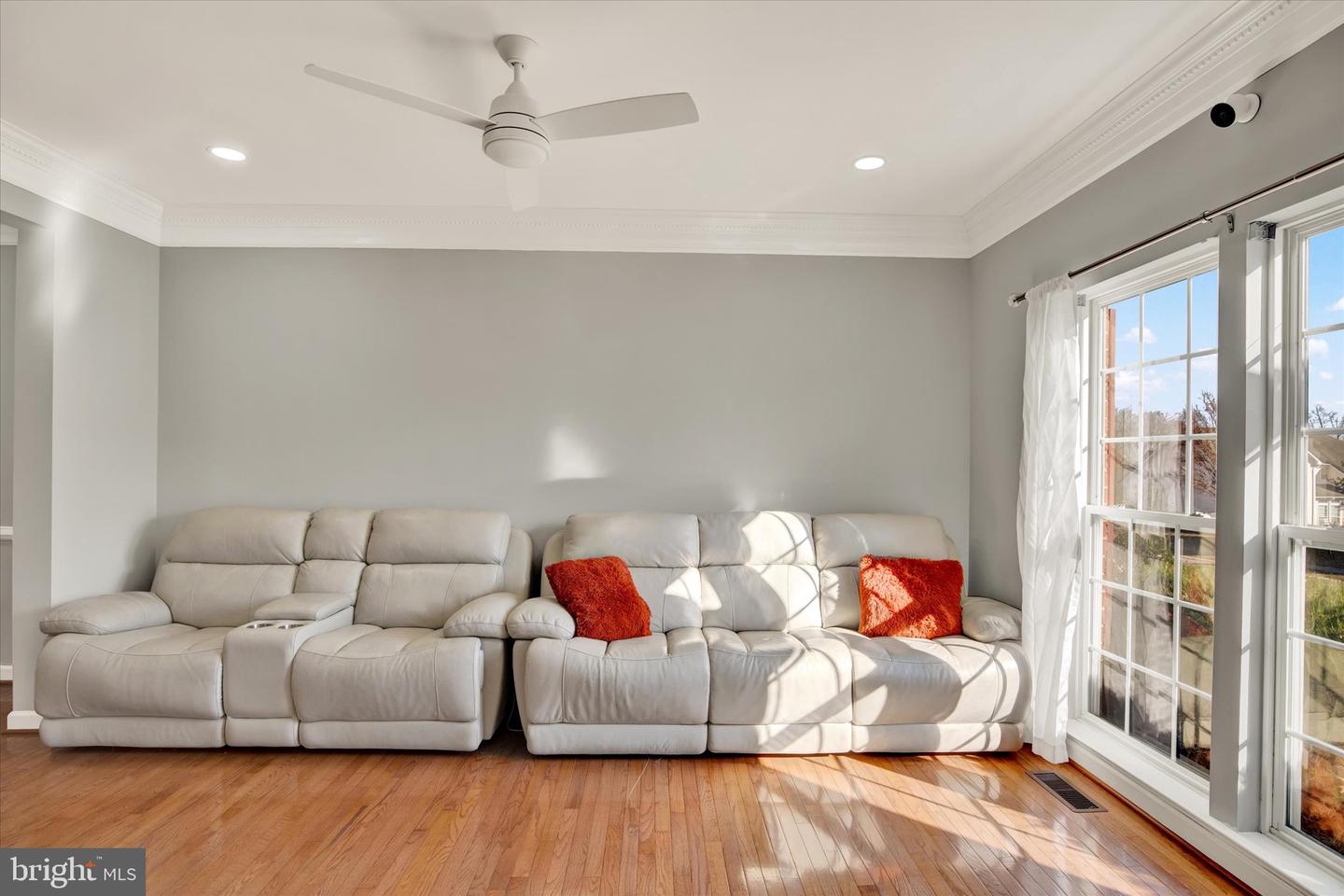 5514 Maudes Way Property Photo 5