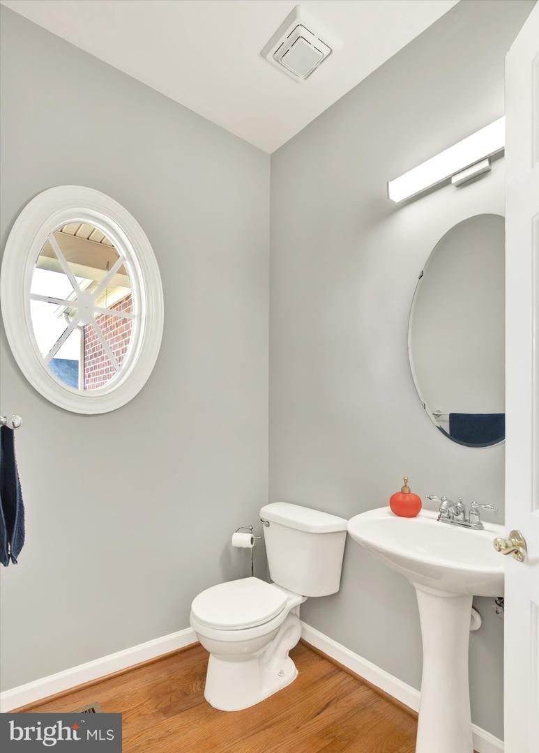 5514 Maudes Way Property Photo 8