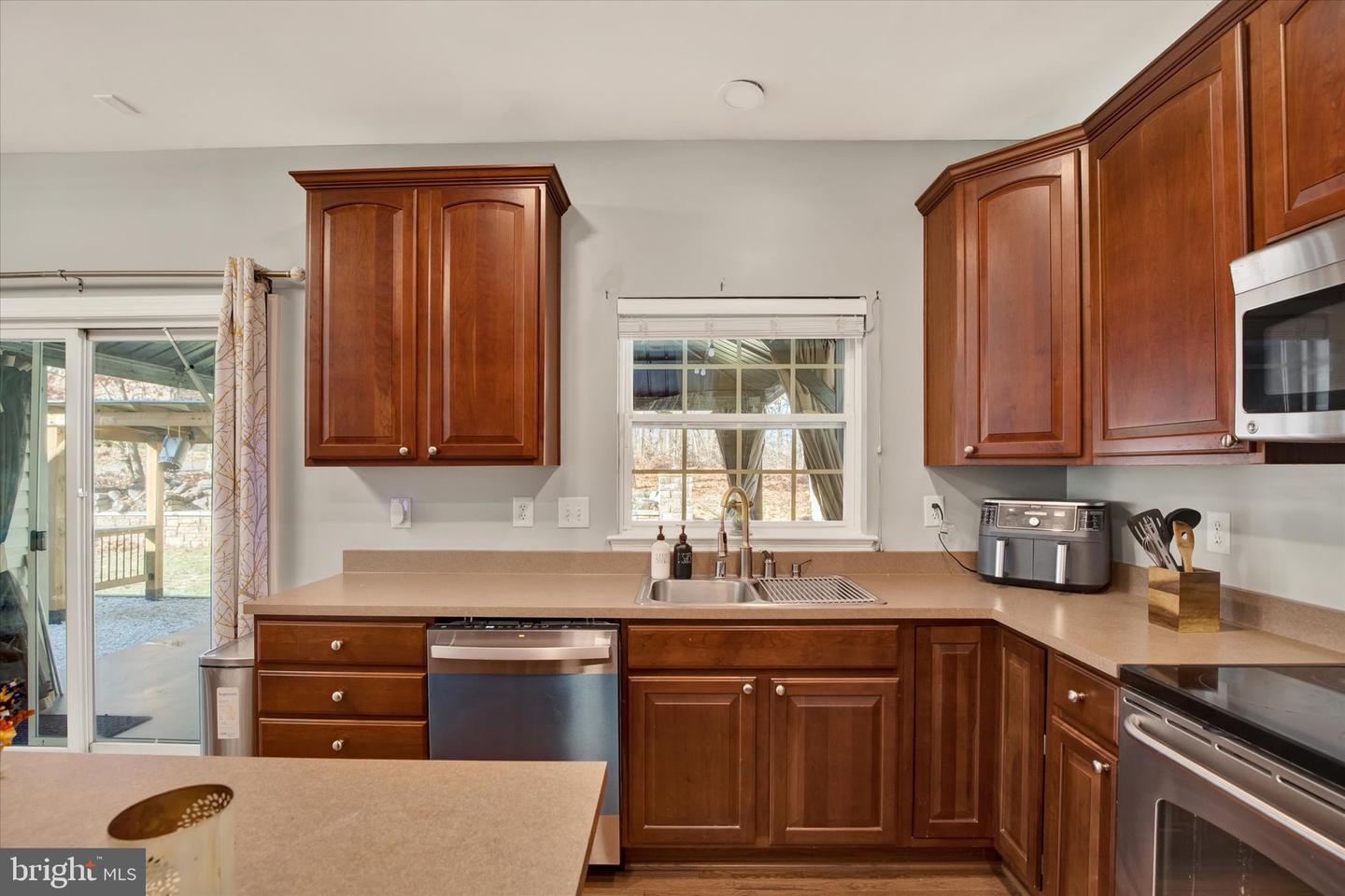 5514 Maudes Way Property Photo 16