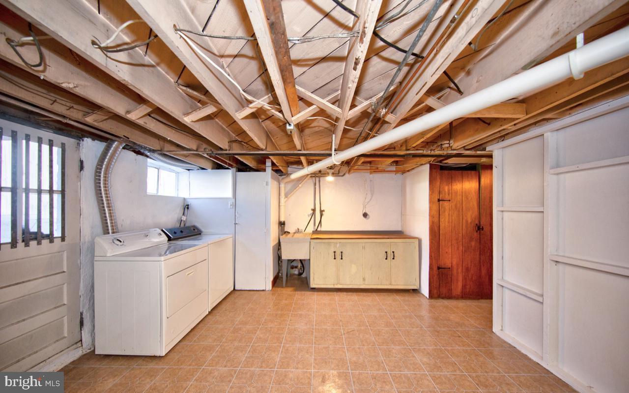 1245 Primrose Ave Property Photo 12