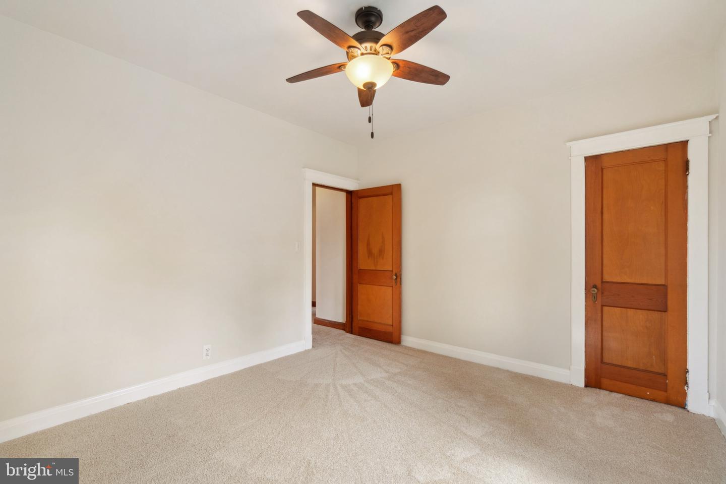 6815 Golden Ring Road Property Photo 12