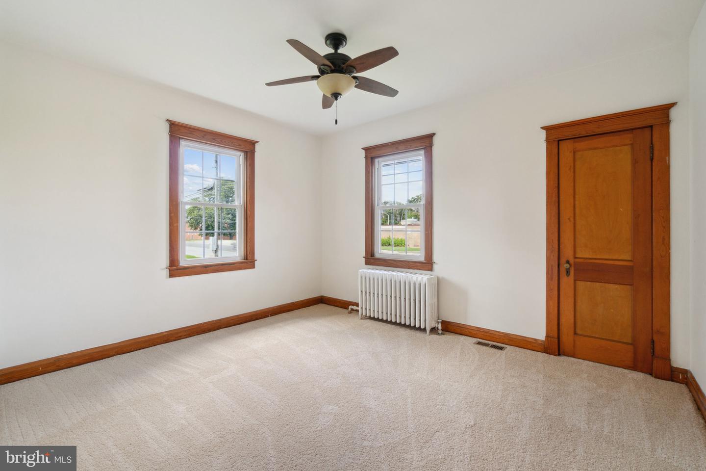 6815 Golden Ring Road Property Photo 14