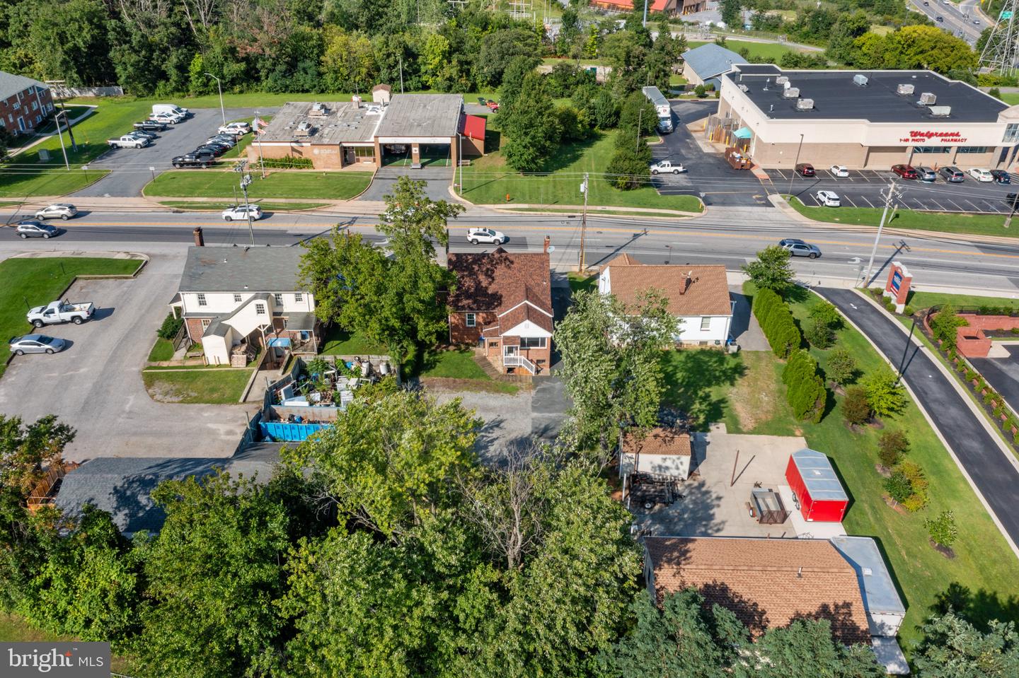 6815 Golden Ring Road Property Photo 37