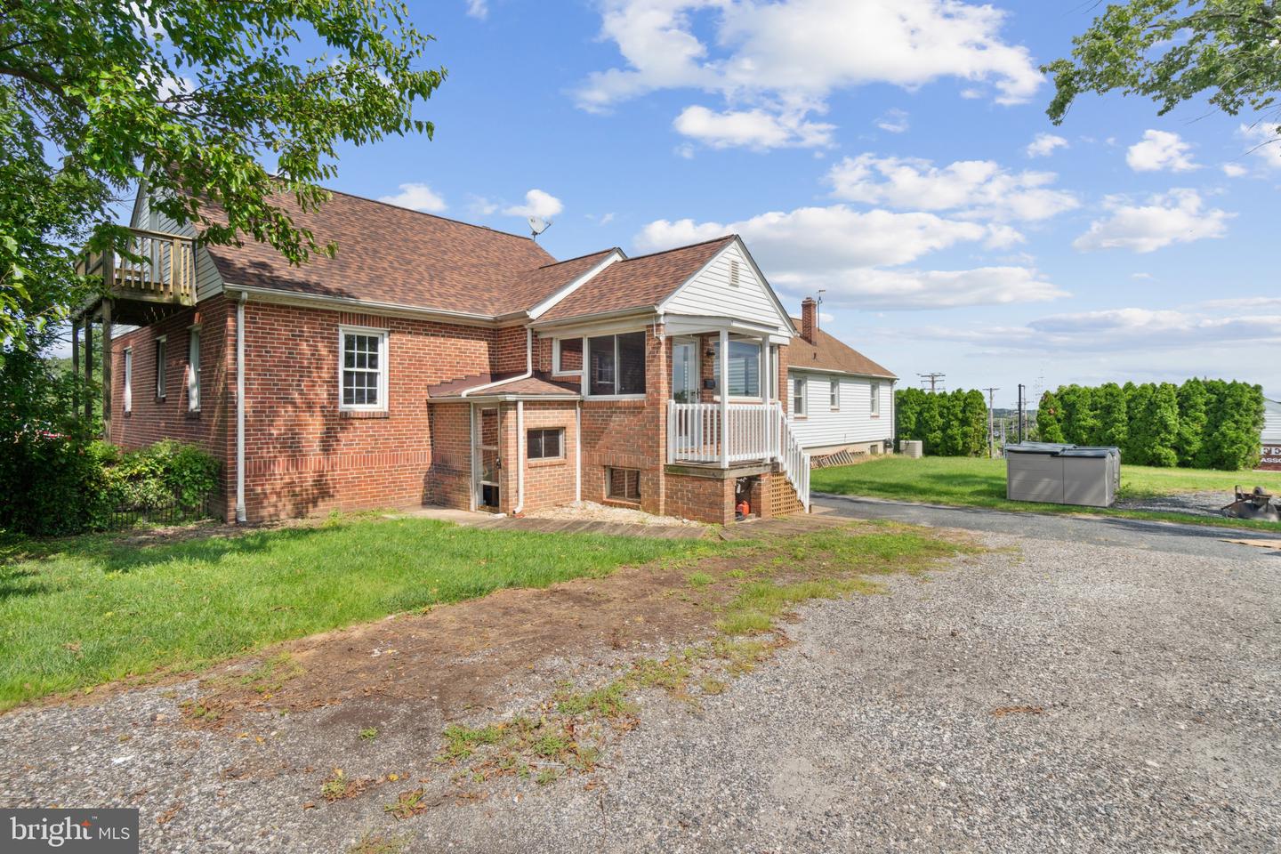 6815 Golden Ring Road Property Photo 40
