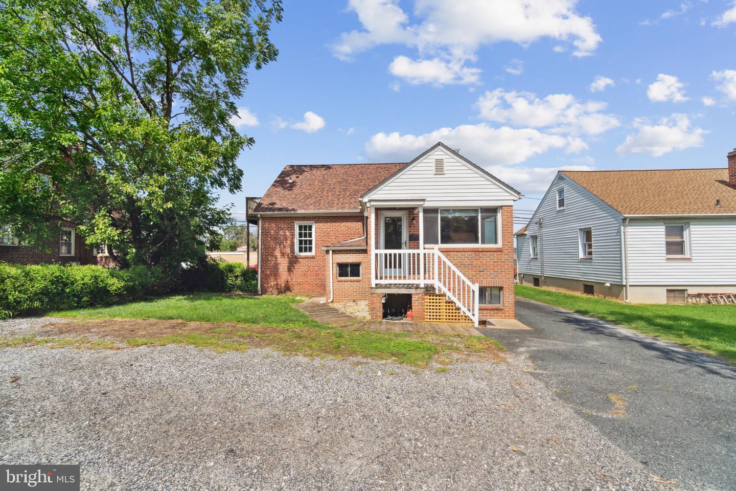 6815 Golden Ring Road Property Photo 43