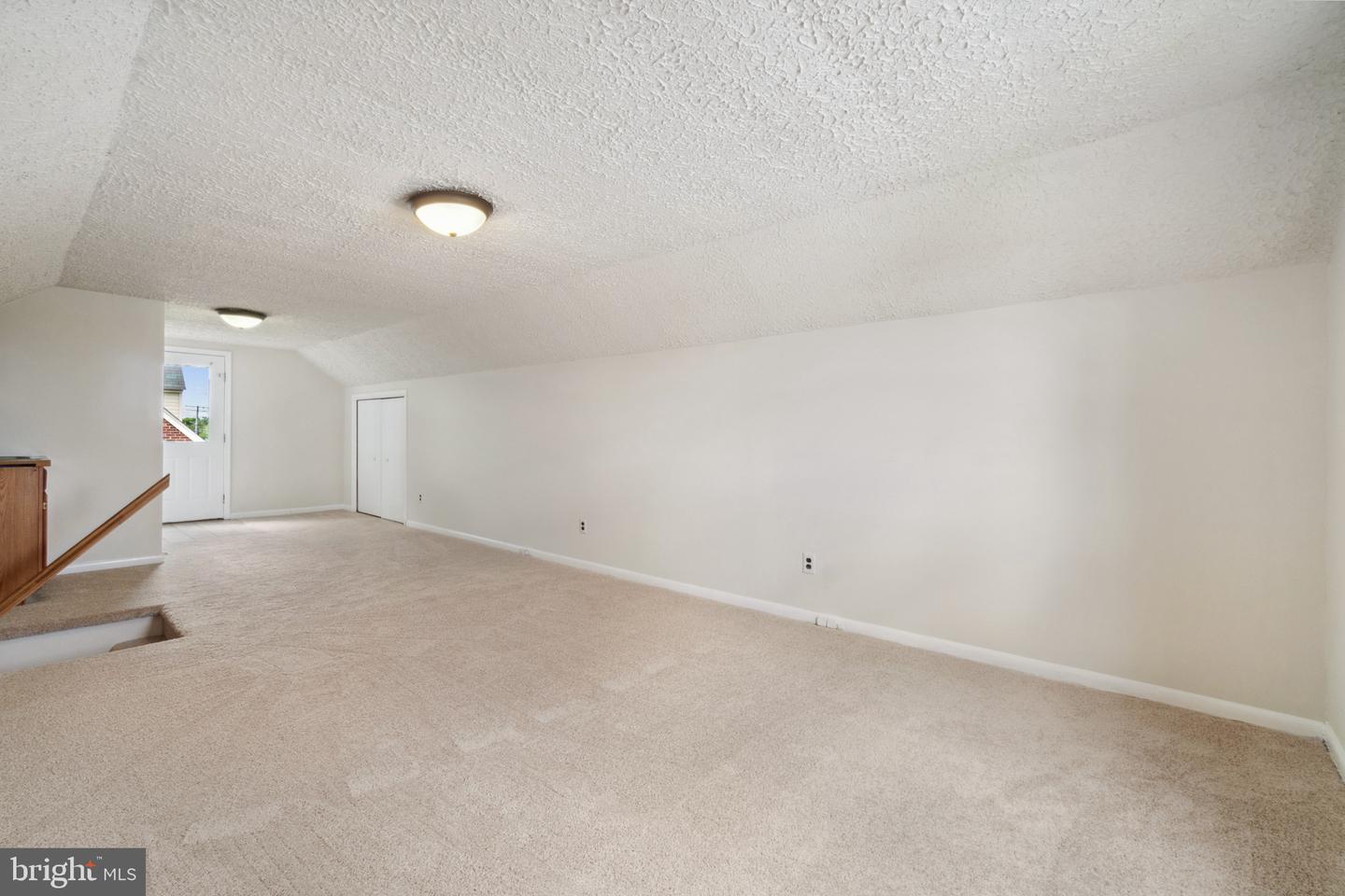 6815 Golden Ring Road Property Photo 46