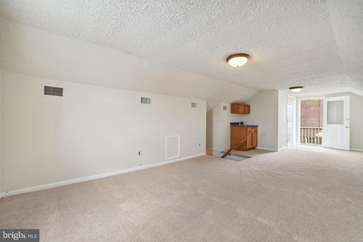 6815 Golden Ring Road Property Photo 47