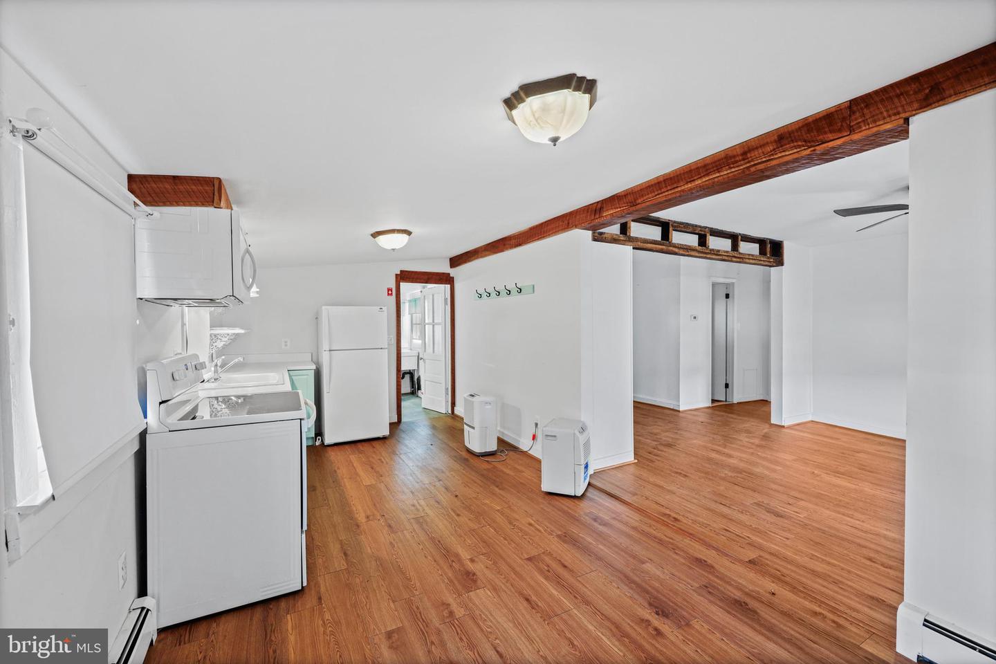 4432 Silver Spring Rd Property Photo 9