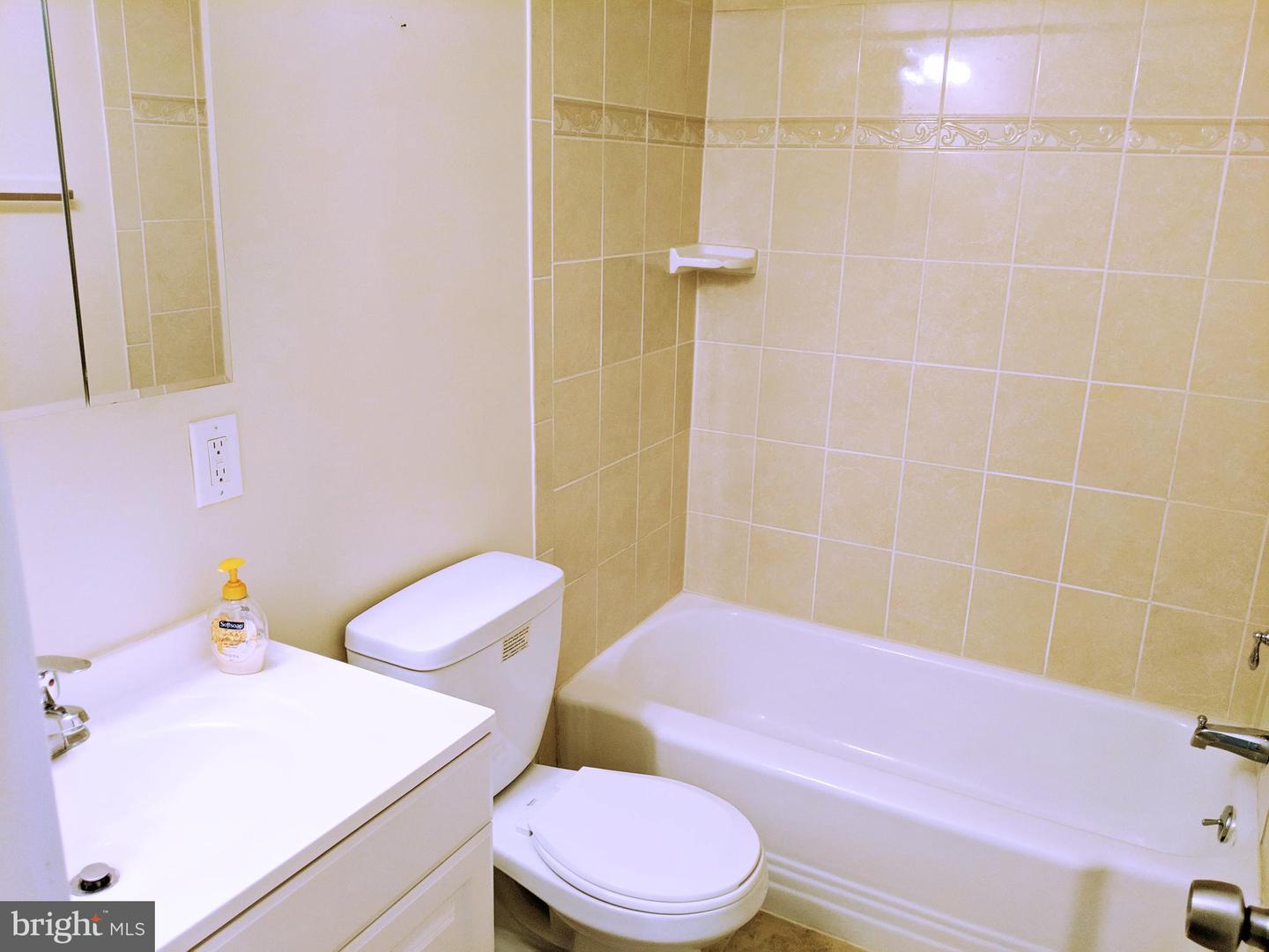 130 Slade Ave #520 Property Photo 6