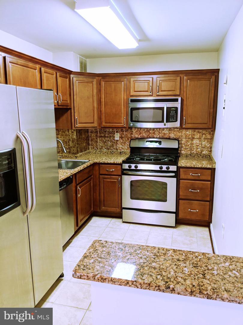 130 Slade Ave #520 Property Photo 13