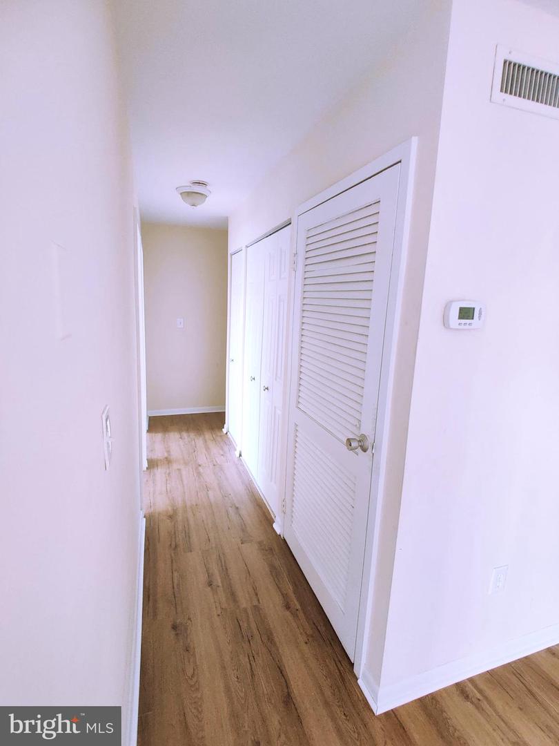 130 Slade Ave #520 Property Photo 25