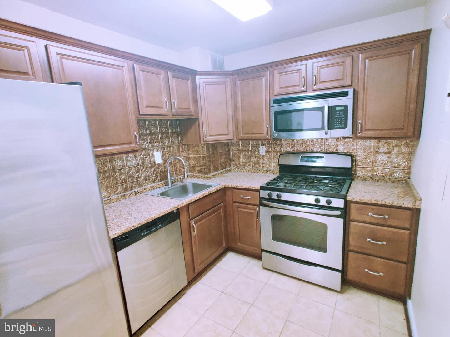 130 Slade Ave #520 Property Photo 33