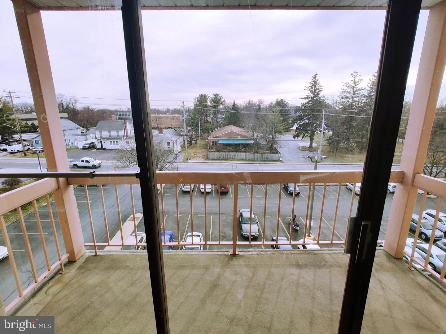130 Slade Ave #520 Property Photo 34