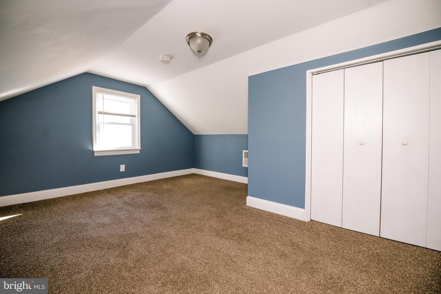 2930 Summit Ave Property Photo 13