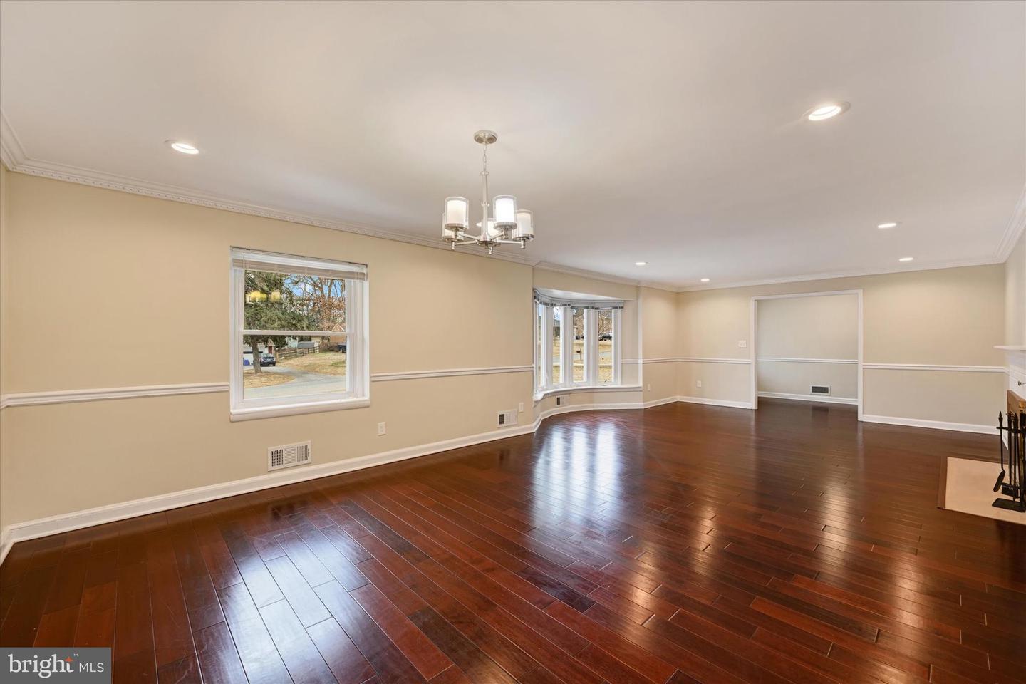 35 Sheraton Rd Property Photo 13