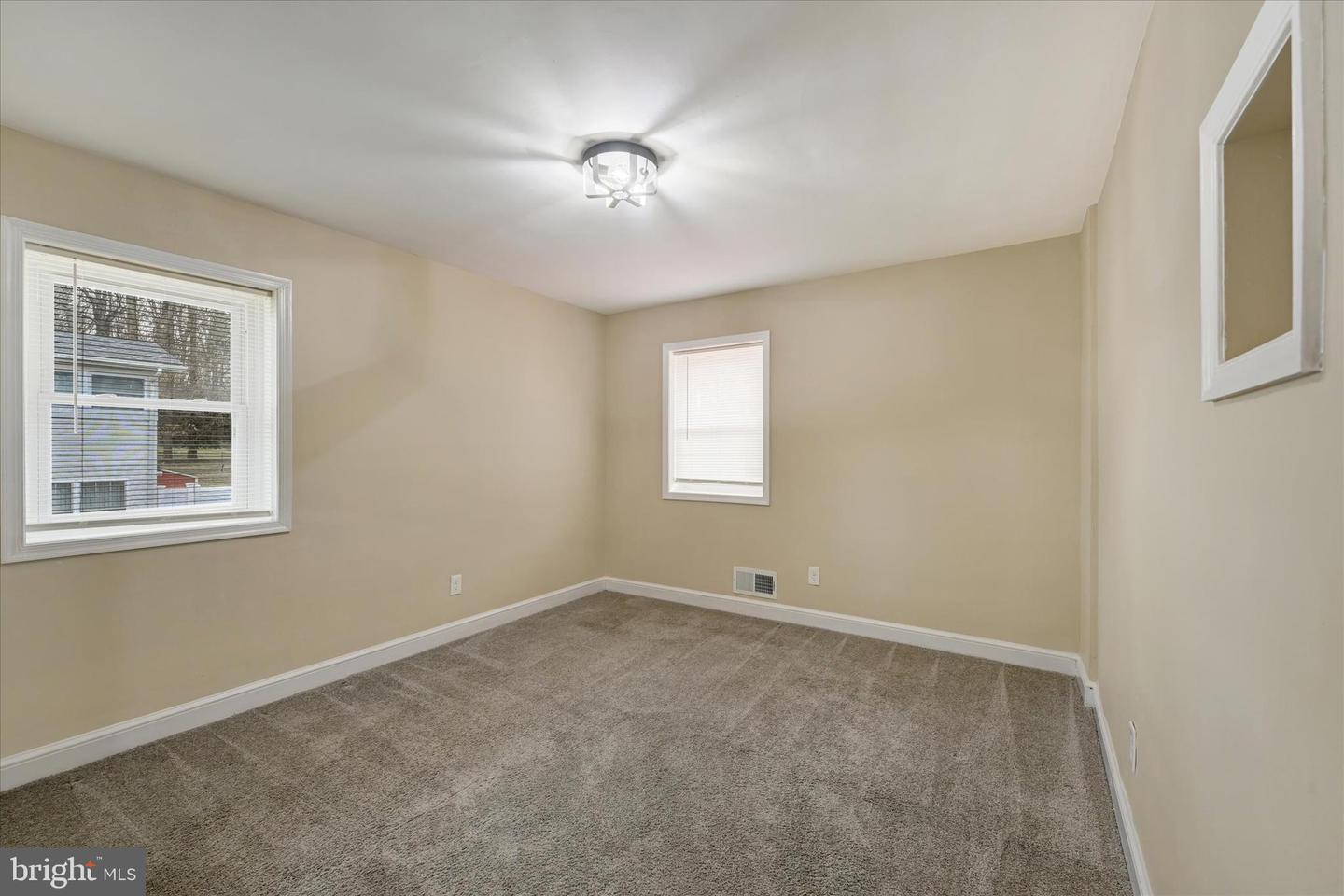35 Sheraton Rd Property Photo 19