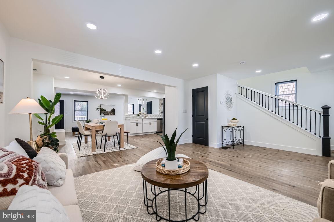 77 Winters Ln Property Photo
