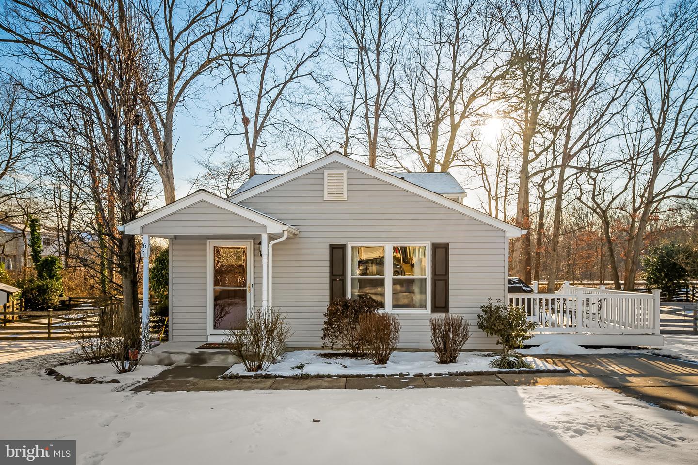 6 Corwen Ct Property Photo