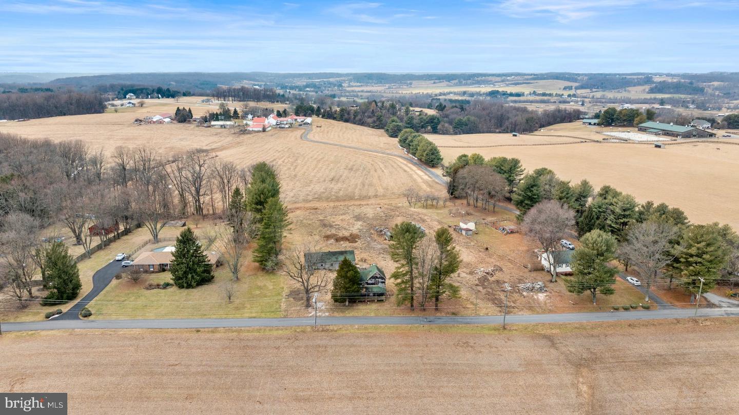 6015 Church Ln Property Photo 6