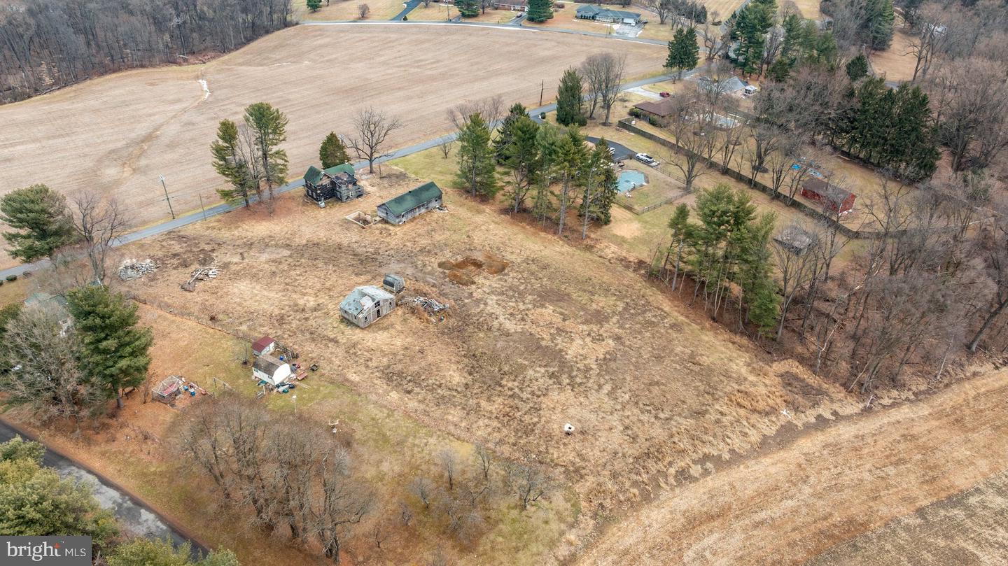 6015 Church Ln Property Photo 7