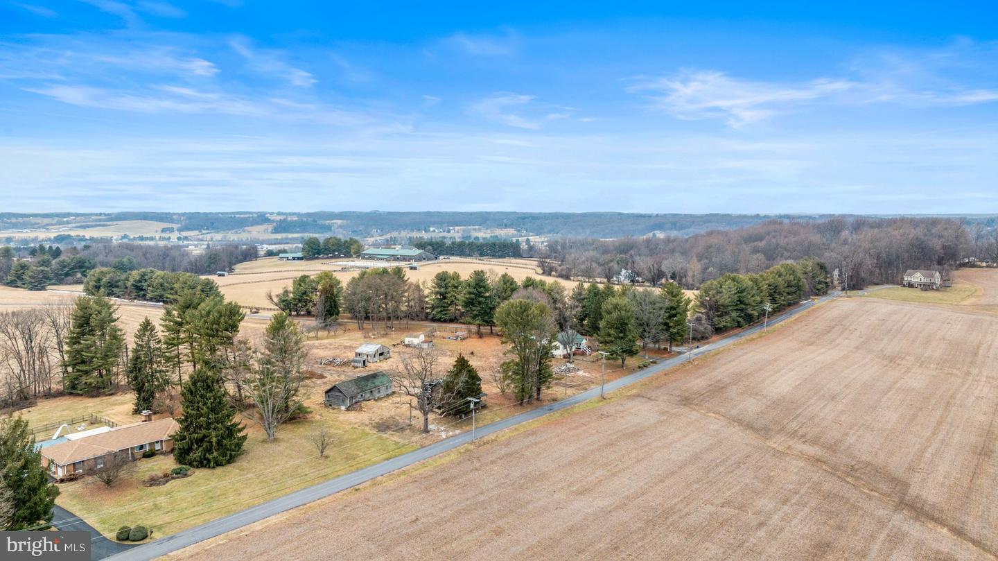 6015 Church Ln Property Photo 12