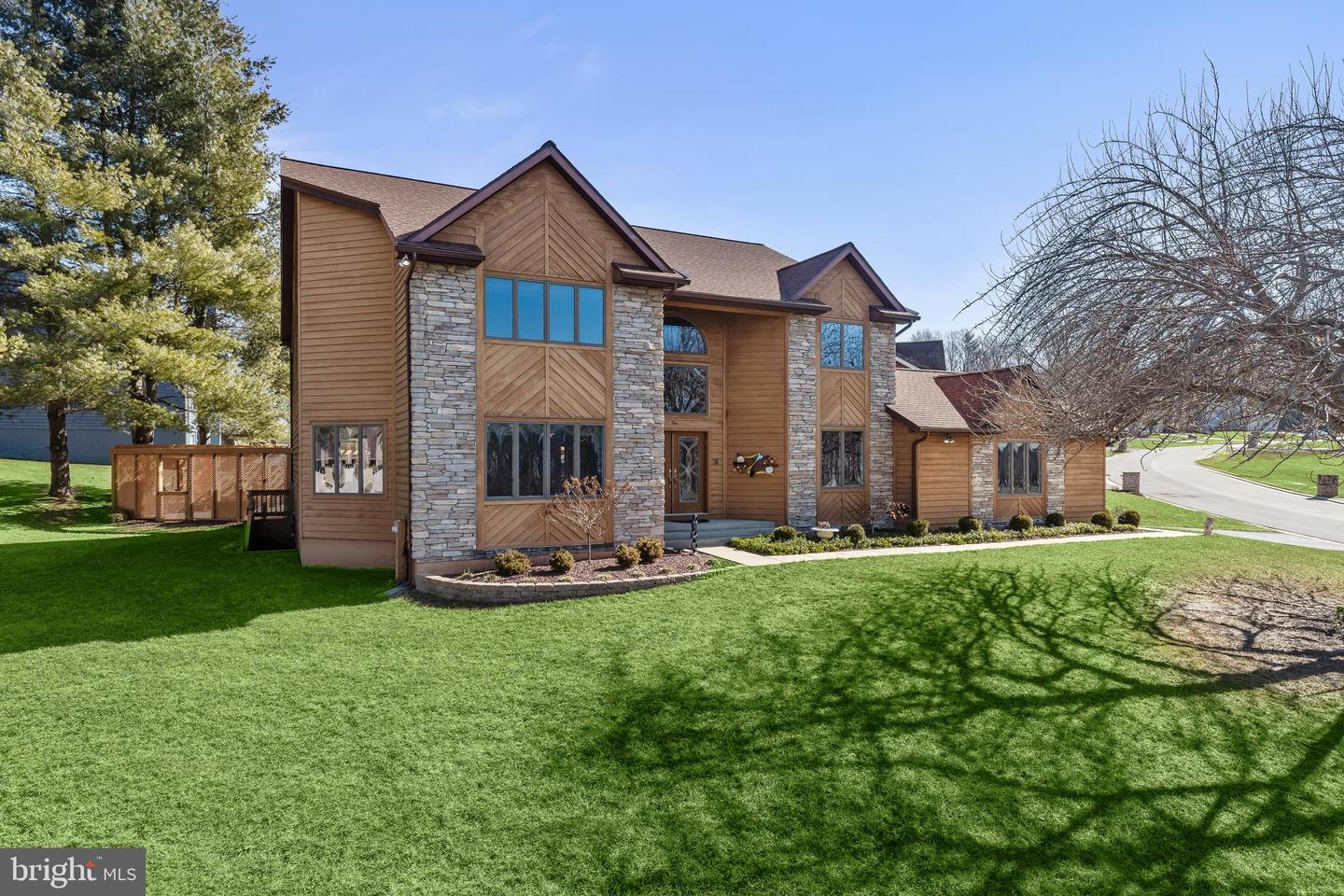 1 Red Maple Ct Property Photo