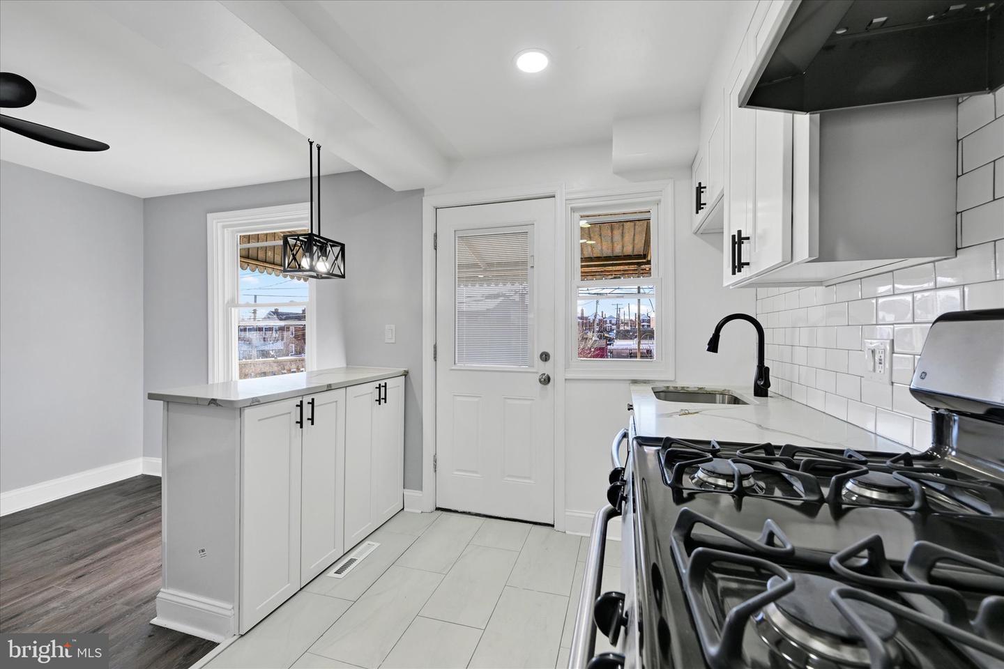 7421 Holabird Ave Property Photo 9