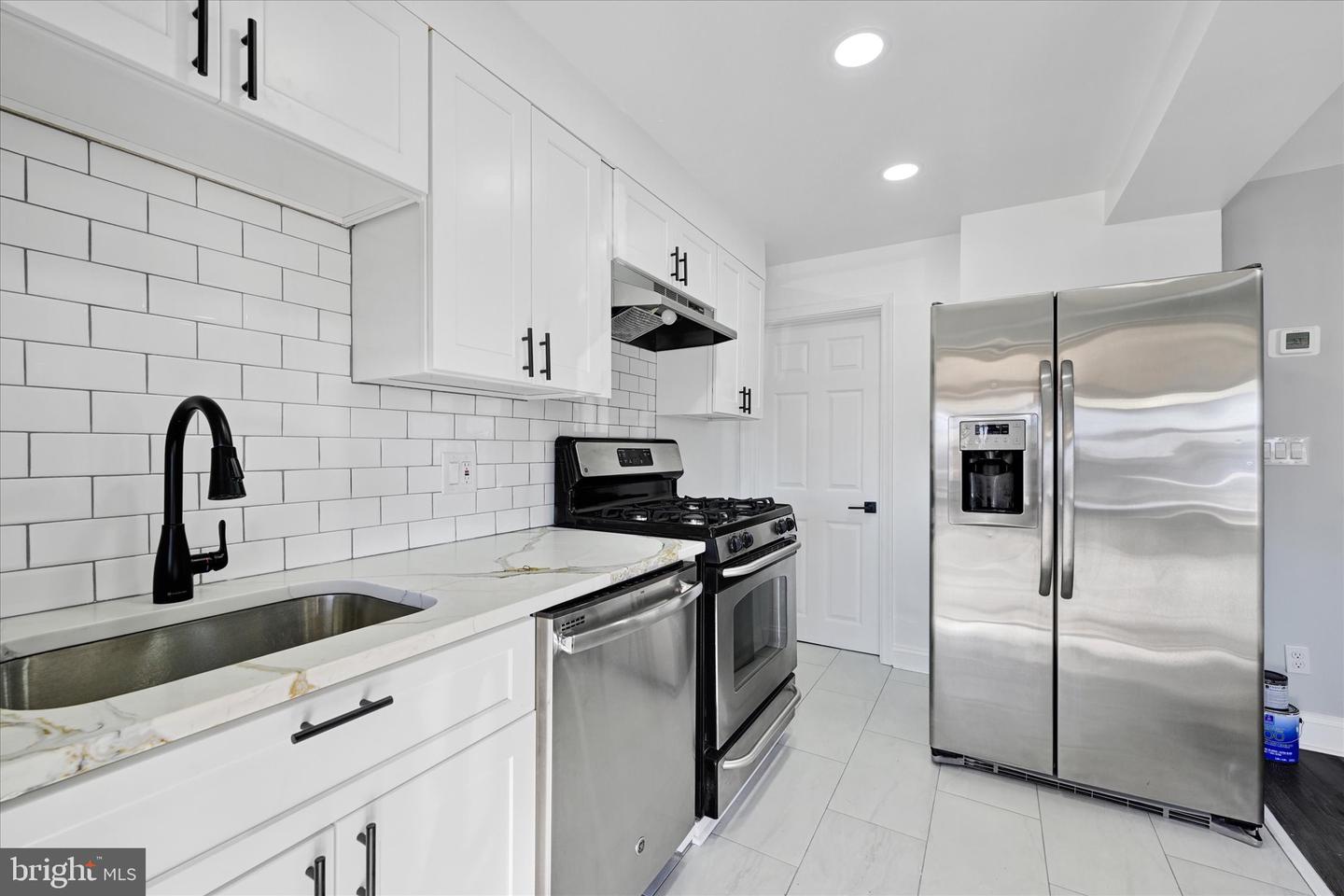 7421 Holabird Ave Property Photo 10