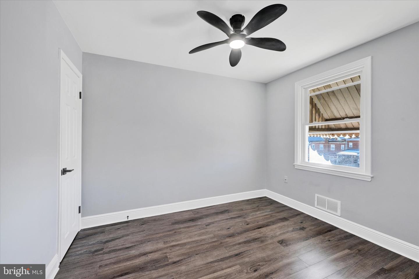 7421 Holabird Ave Property Photo 14