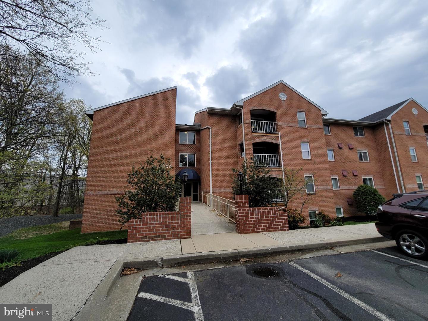 4100 Chardel Rd #3b Property Photo 1