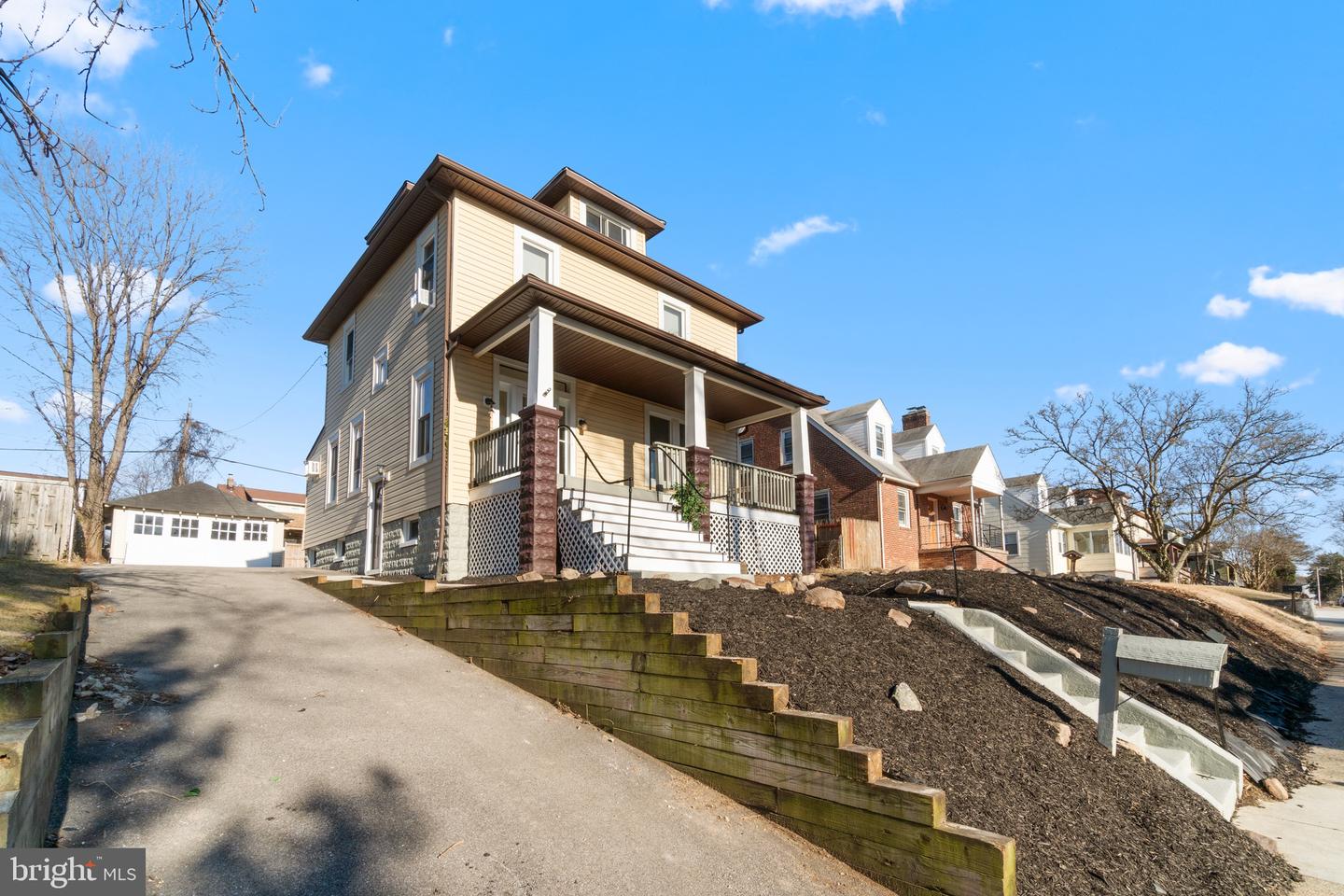1005 Saint Charles Ave Property Photo