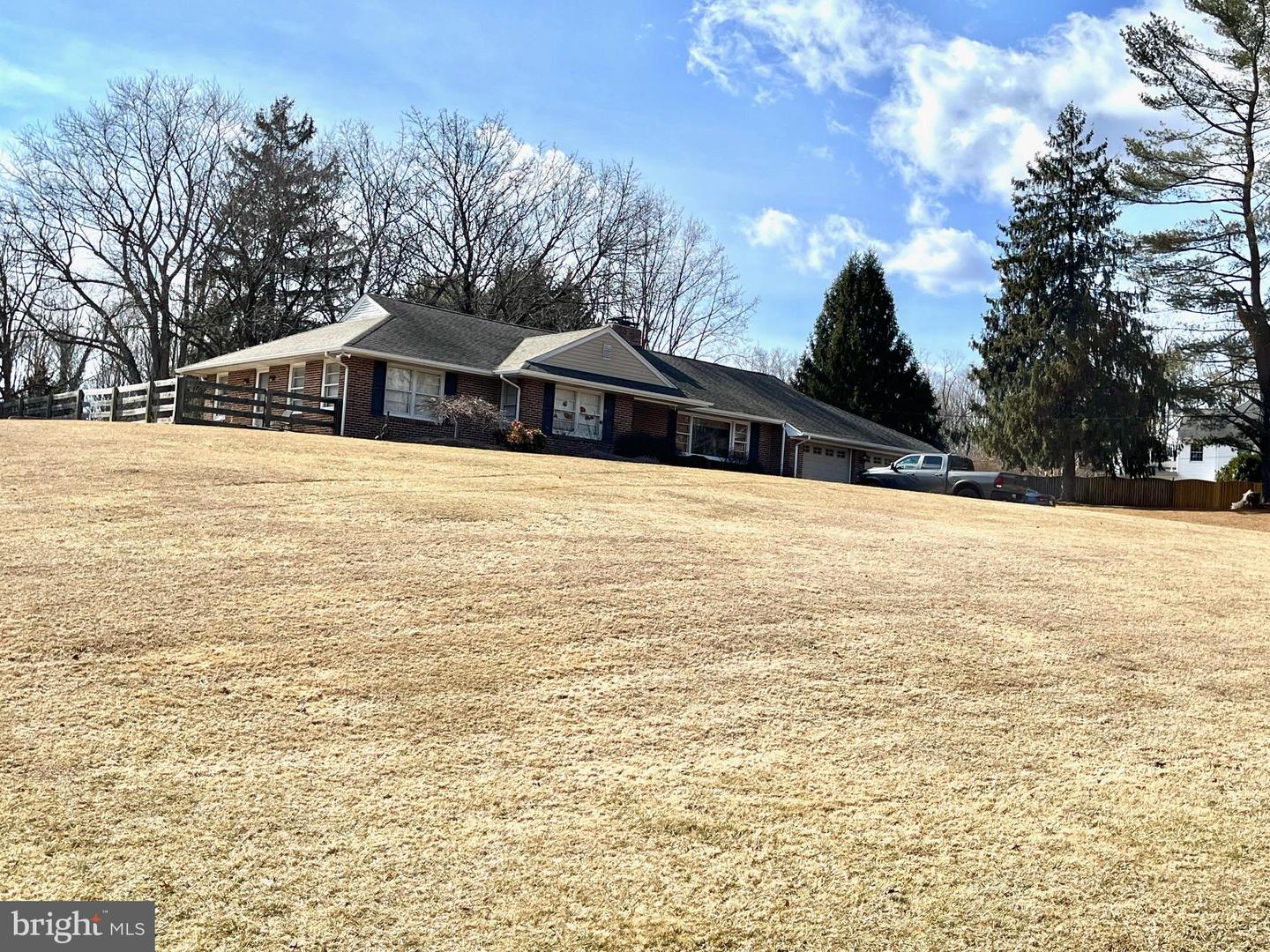 728 Falls Rd Property Photo