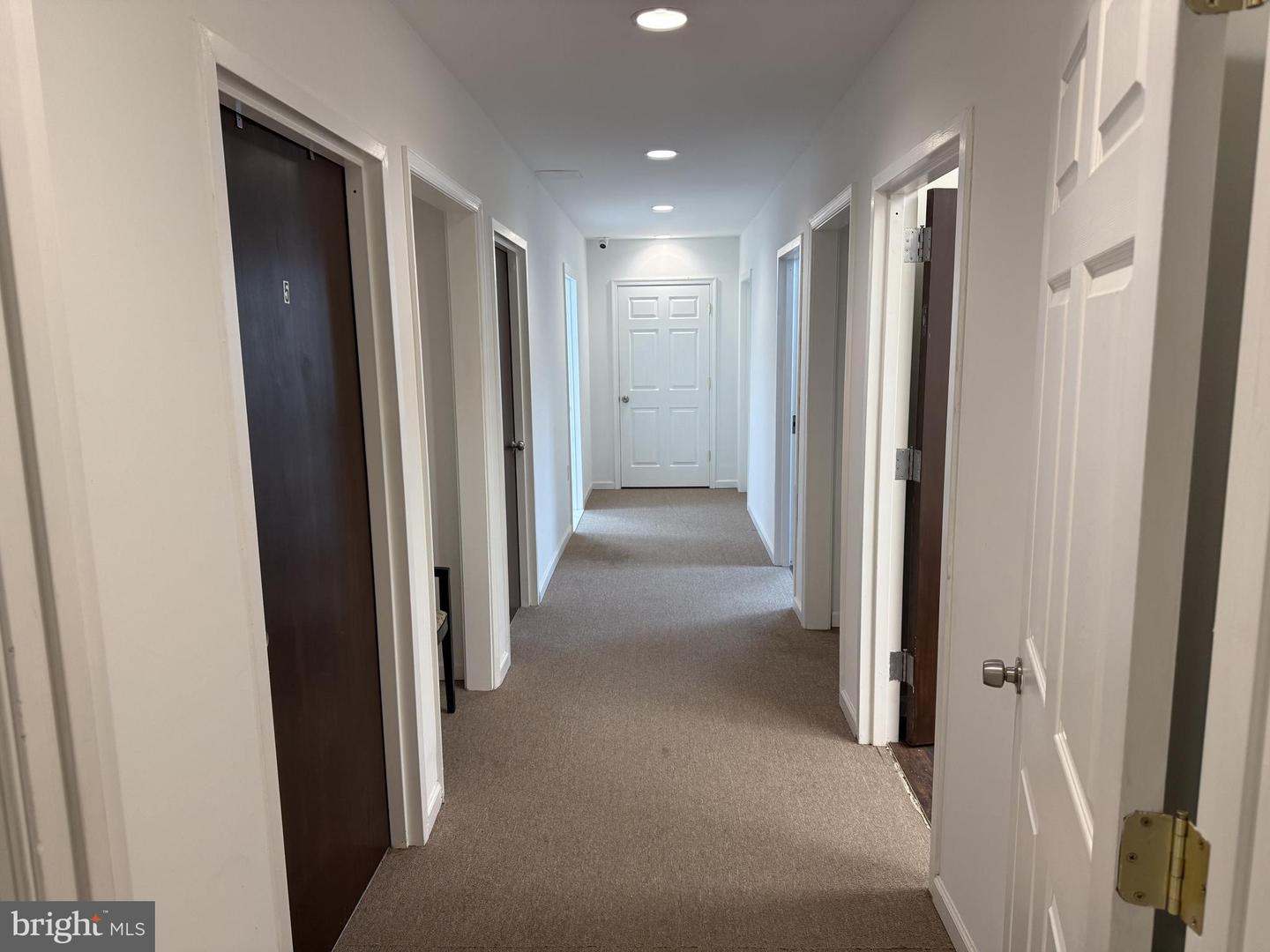 4 Sudbrook Ln Property Photo 3