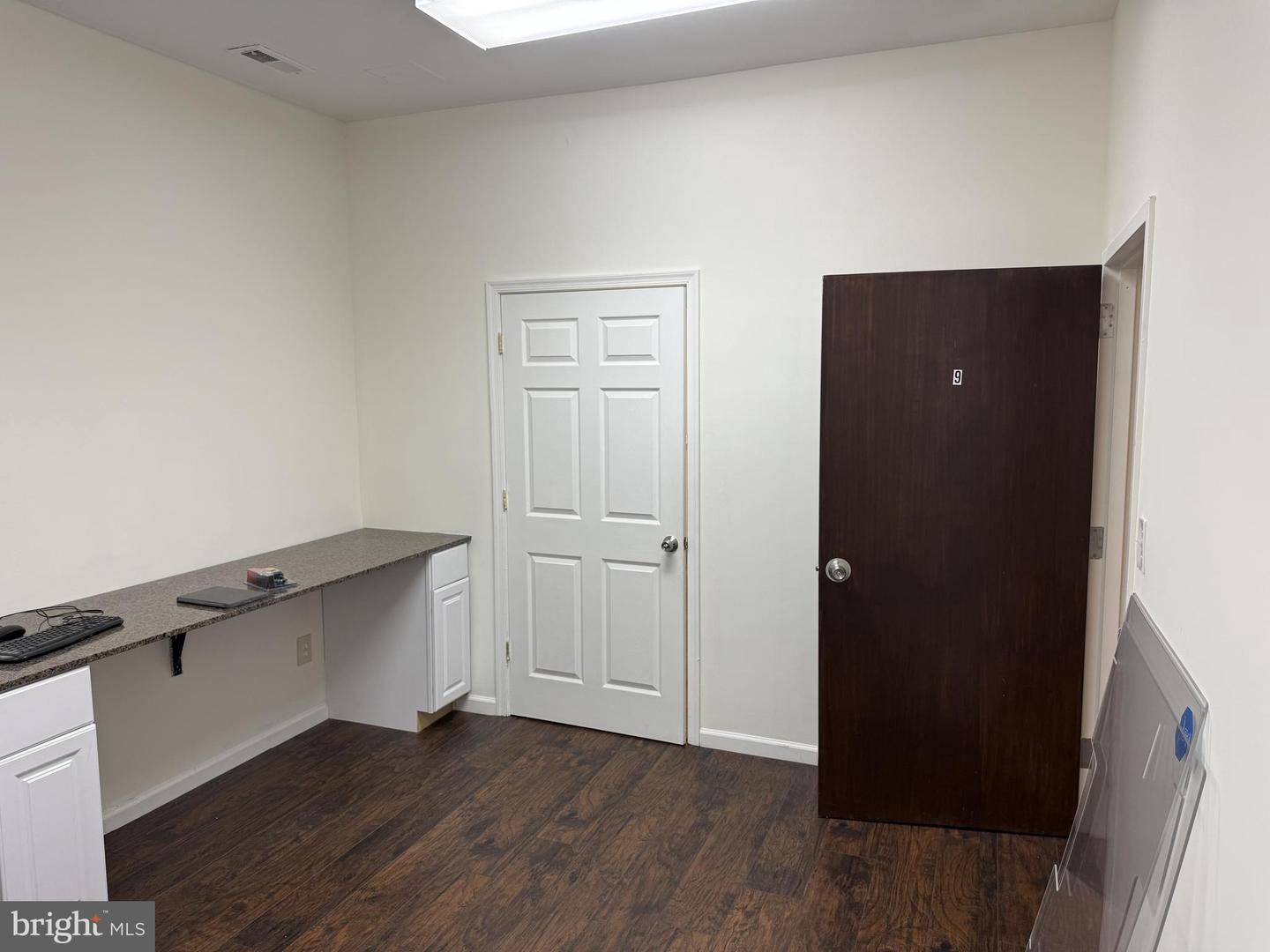 4 Sudbrook Ln Property Photo 6