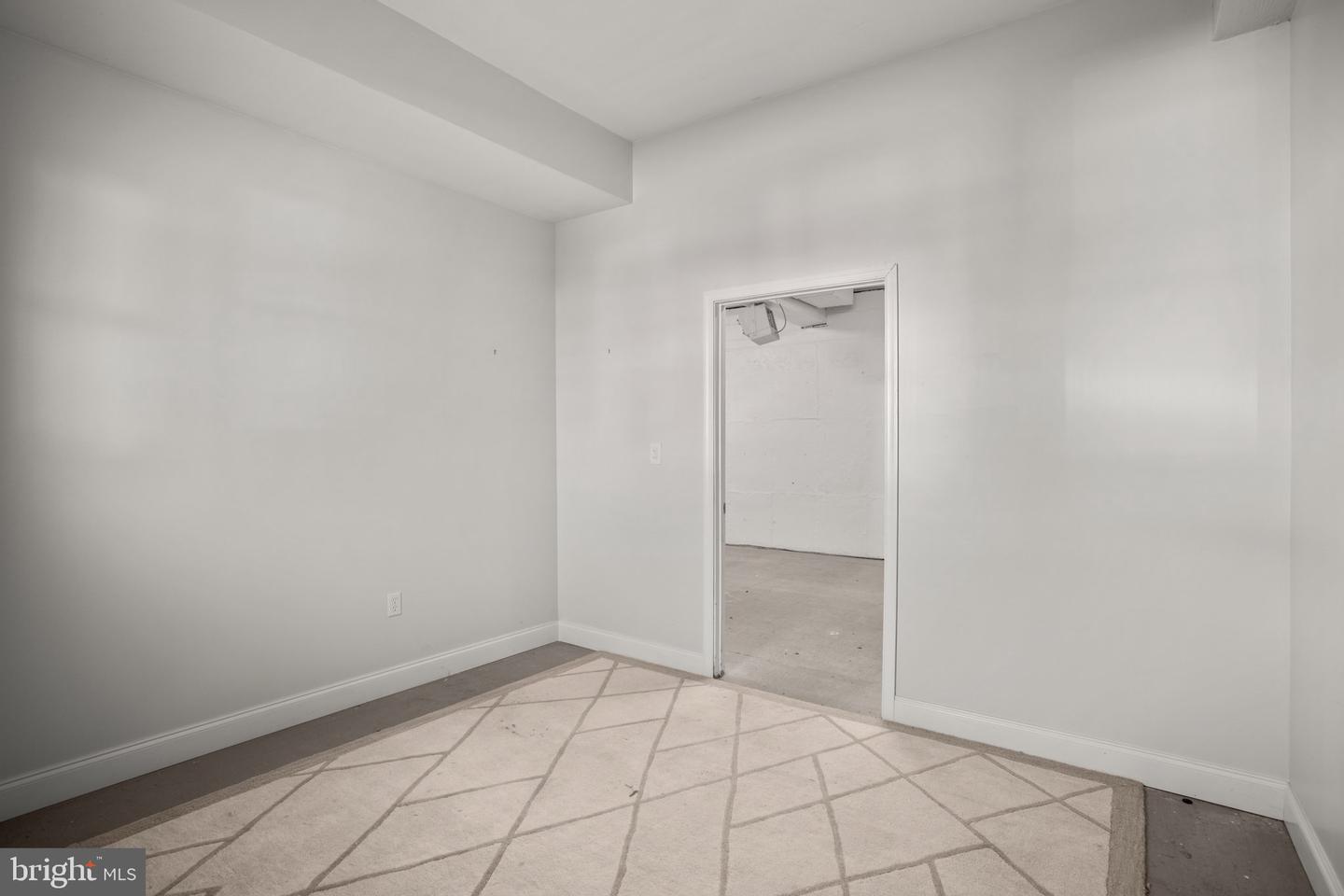 10710 York Rd Property Photo 15