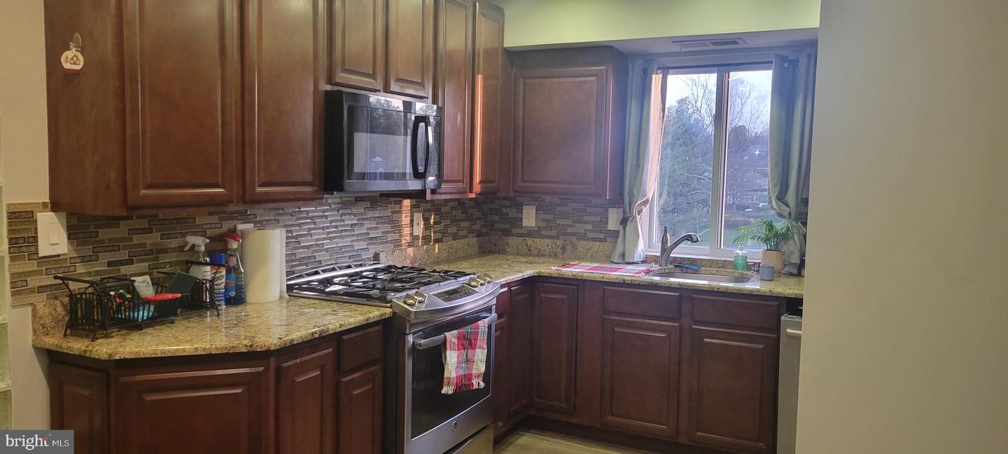 12005 Tarragon Rd #i Property Photo 1