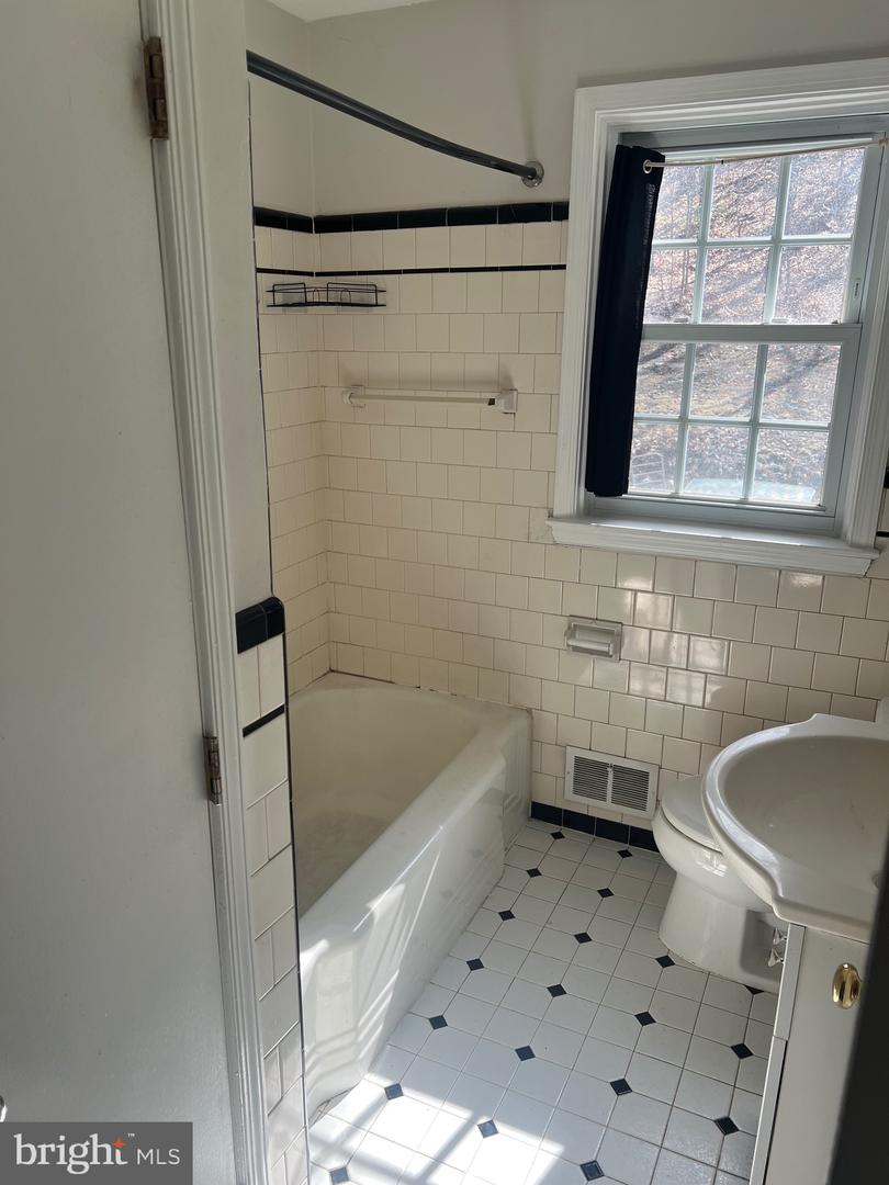 8109 Bellona Ave Property Photo 14